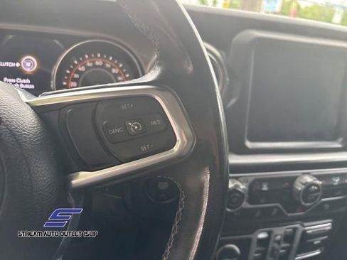 Used 2018 Jeep Wrangler Unlimited Sahara AWD/4WD image 29