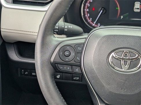 Used 2023 Toyota RAV4 XLE Premium image 19