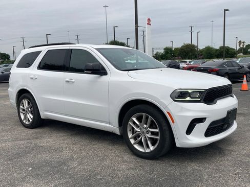 Used 2024 Dodge Durango GT RWD image 2