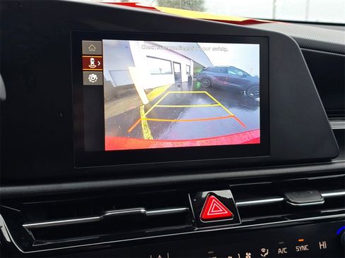 Used 2024 Kia Niro LX image 20