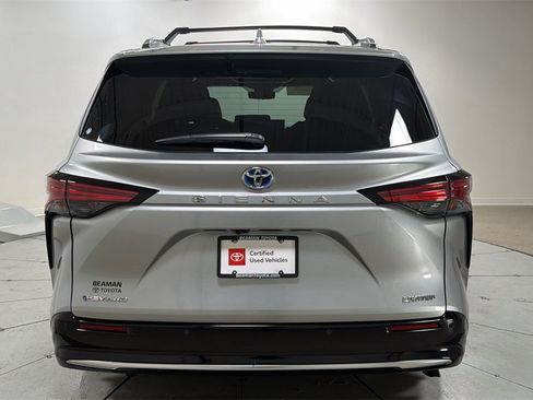 Certified 2025 Toyota Sienna Limited image 4