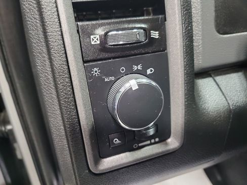 Used 2017 RAM 2500 Tradesman w/ Chrome Appearance Group image 42