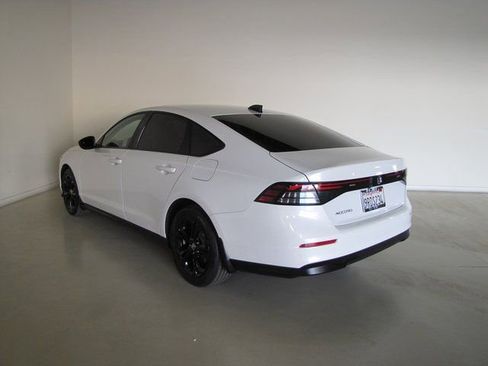 Certified 2025 Honda Accord SE image 20