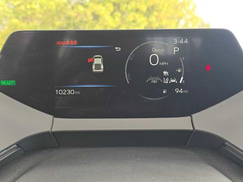 Used 2025 Toyota Prius XLE image 26