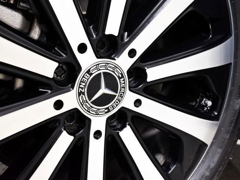 Used 2022 Mercedes-Benz GLB 250 image 16