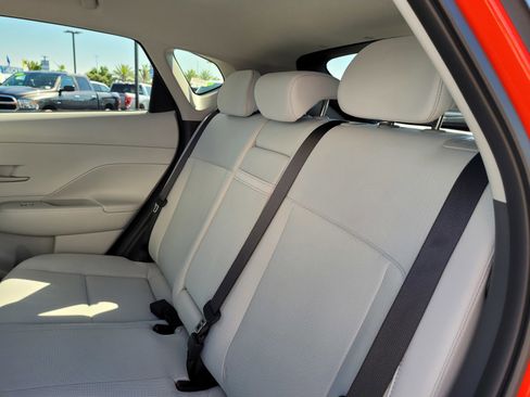 Used 2025 Hyundai Kona SEL FWD image 12