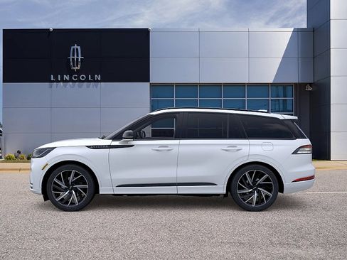 New 2026 Lincoln Aviator Black Label w/ Jet Appearance Package AWD/4WD image 3