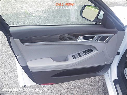 Used 2015 Hyundai Genesis 3.8 w/ Option Group 02 image 27