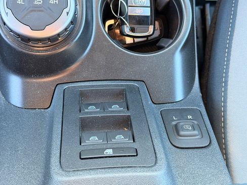 Used 2023 Ford Bronco Outer Banks image 21