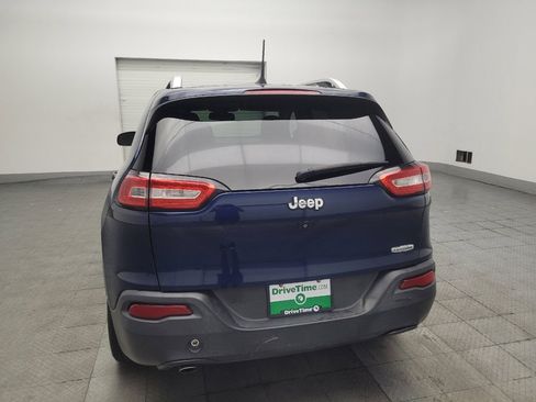 Used 2018 Jeep Cherokee Latitude FWD image 6
