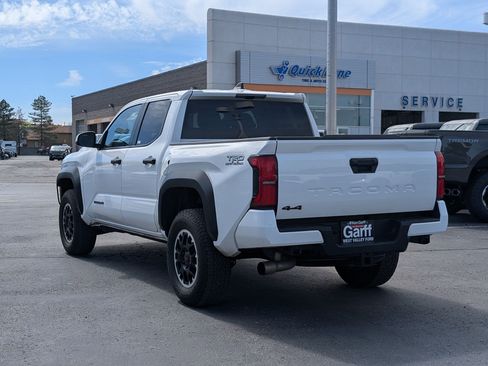 Used 2024 Toyota Tacoma TRD Sport image 8