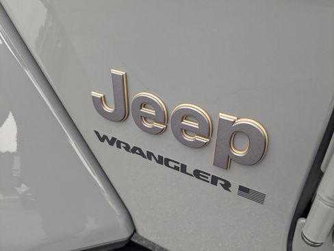 Used 2023 Jeep Wrangler Unlimited Rubicon 392 w/ Trailer Tow Package AWD/4WD image 29