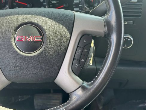 Used 2011 GMC Sierra 2500 SLE w/ SLE Preferred Package AWD/4WD image 21