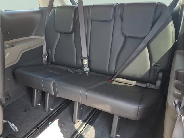 Used 2026 Kia Carnival FWD image 20