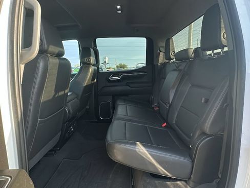 Used 2025 GMC Sierra 1500 SLT RWD image 32