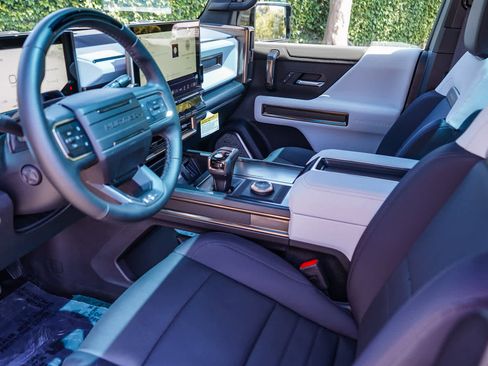 Used 2025 GMC Hummer EV 2X AWD/4WD image 18