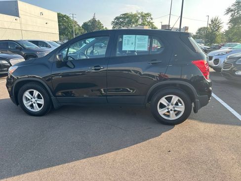 Used 2020 Chevrolet Trax LS w/ LPO, Protection Package FWD image 8
