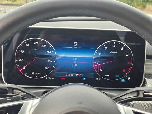 Used 2025 Mercedes-Benz C 300 Sedan image 27