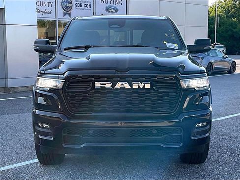 Used 2025 RAM 1500 Big Horn AWD/4WD image 2