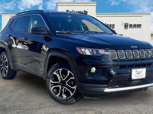 Used 2022 Jeep Compass Limited image 11