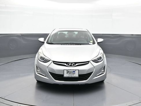 Used 2015 Hyundai Elantra SE w/ Option Group 03 FWD image 2