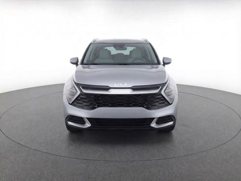 Used 2024 Kia Sportage LX image 2