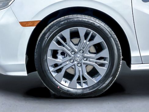 New 2026 Honda Odyssey Touring image 11