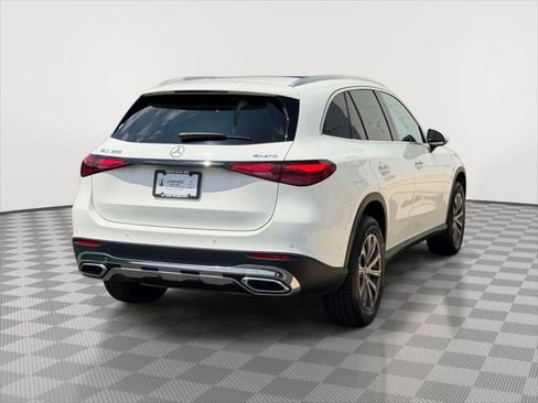 Used 2023 Mercedes-Benz GLC 300 4MATIC image 7