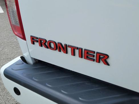 Used 2019 Nissan Frontier SV w/ Value Truck Package RWD image 8