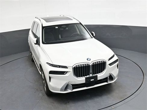 Used 2025 BMW X7 xDrive40i image 23