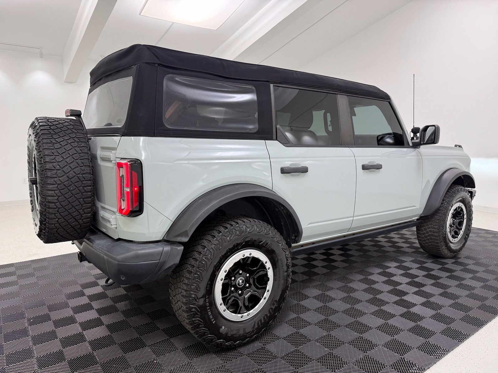 Used 2024 Ford Bronco Badlands w/ Sasquatch Package AWD/4WD image 7