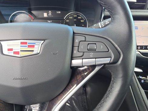 Used 2022 Cadillac XT6 Premium Luxury image 31