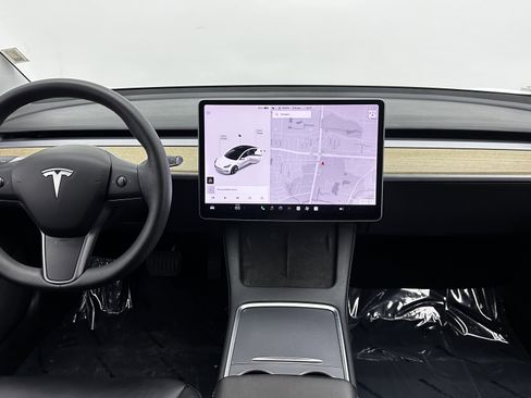 Used 2021 Tesla Model 3 Standard Range Plus image 25