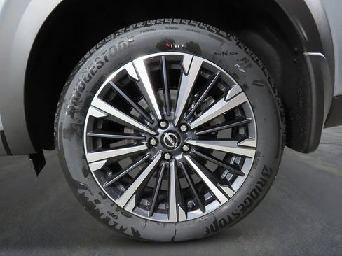New 2026 Nissan Pathfinder Platinum w/ Cargo Package AWD/4WD image 9