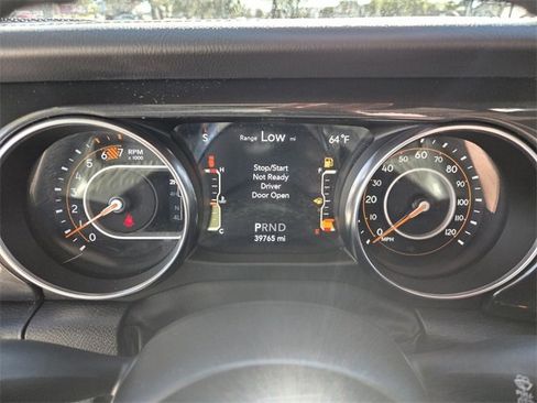 Certified 2022 Jeep Wrangler Unlimited Sahara image 25