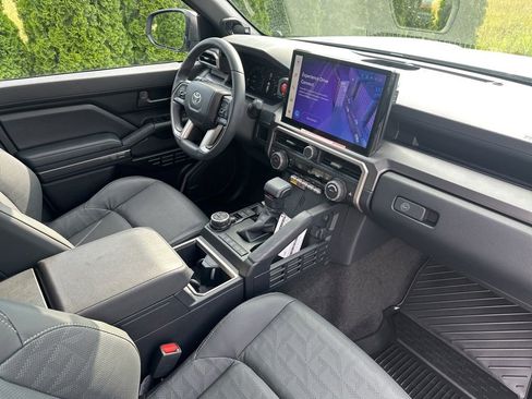 Certified 2026 Toyota 4Runner TRD Off-Road Premium AWD/4WD image 28