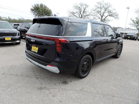 New 2026 Kia Carnival FWD image 5