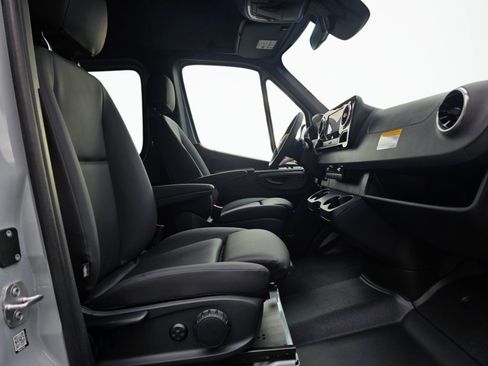 New 2026 Mercedes-Benz Sprinter 2500 image 28