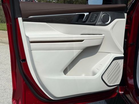 New 2026 Buick Enclave Avenir w/ Super Cruise Package FWD image 16