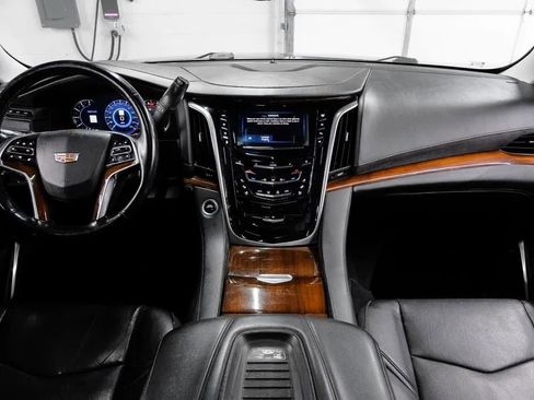 Used 2020 Cadillac Escalade ESV Luxury RWD image 20