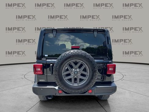 Used 2024 Jeep Wrangler Unlimited Sport AWD/4WD image 4
