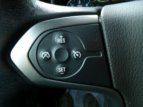 Used 2018 Chevrolet Silverado 1500 LT w/ All Star Edition AWD/4WD image 28