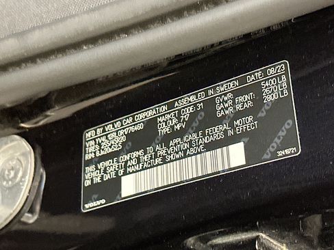 Used 2024 Volvo XC60 B5 Plus image 12