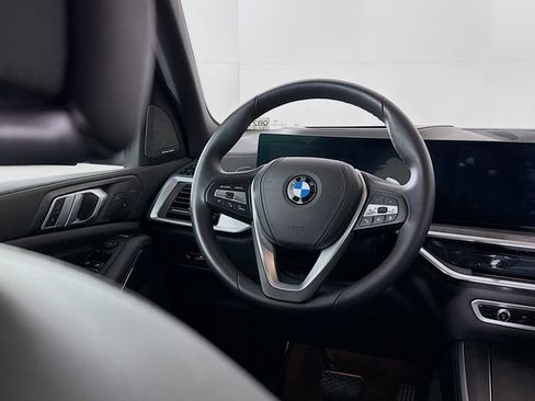 Used 2024 BMW X5 xDrive40i w/ Premium Package image 11