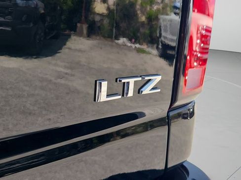 Used 2025 Chevrolet Silverado 2500 LTZ w/ LTZ Premium Package AWD/4WD image 31