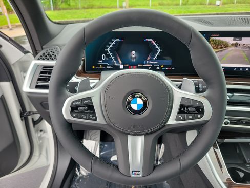 New 2026 BMW X5 xDrive40i w/ M Sport Package AWD/4WD image 22