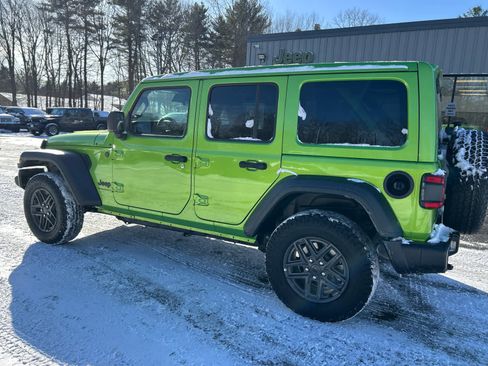 Used 2025 Jeep Wrangler Sport S image 16