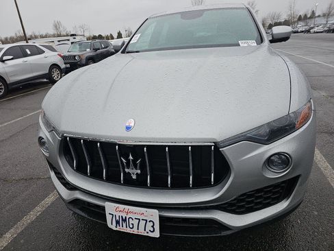 Used 2017 Maserati Levante image 2