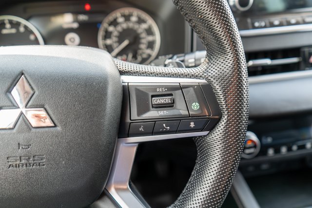 Used 2023 Mitsubishi Outlander SE AWD/4WD image 28