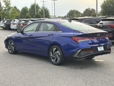 Used 2025 Hyundai Elantra SEL FWD image 5